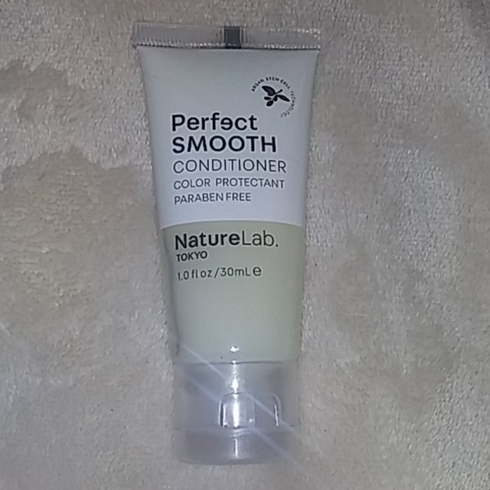 NWOT Perfect smooth conditioner